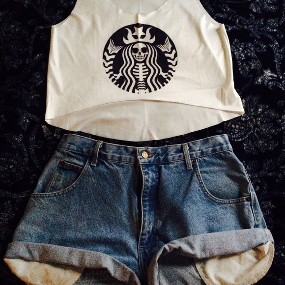 Super cute high waisted shorts 😊 (sold on Ⓜ️) - Picture 4 of 4