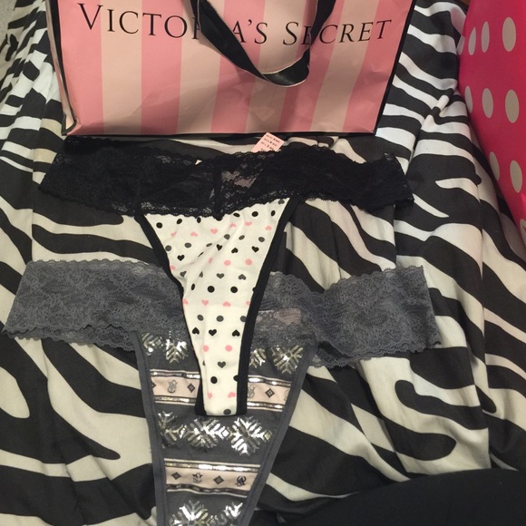 2 brand new thongs from VS