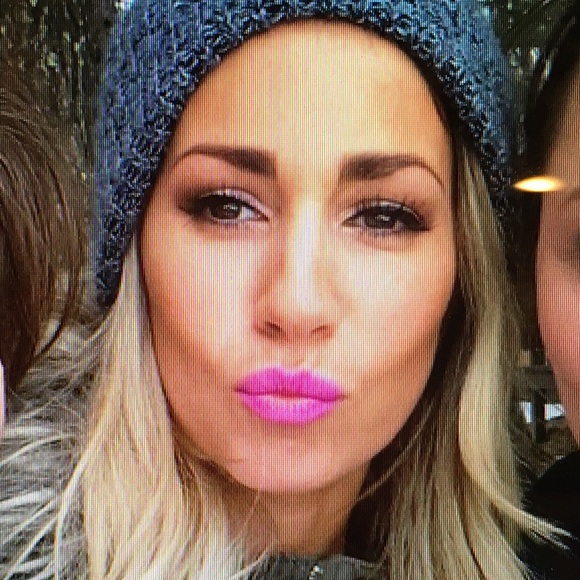 Meet your Posher, Beth - Picture 1 of 1