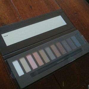 Makeupworks Matte Perfection Eyeshadow Palette