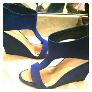 Suade wedge open toea