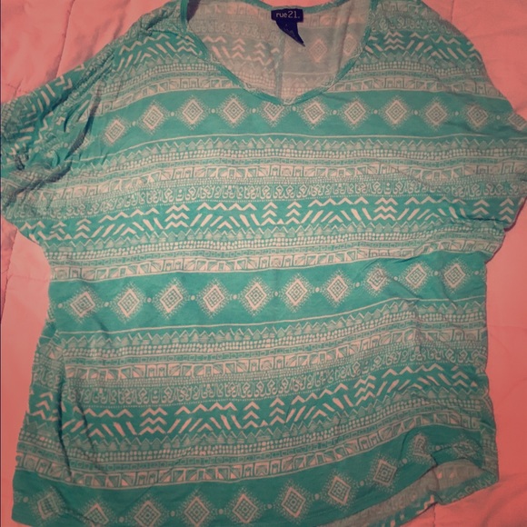 Rue 21 shirt. - Picture 1 of 1