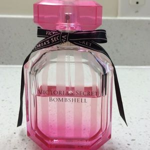 💞 Victoria Secret Bombshell perfume!! 🎀💞