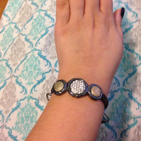 Jewelry - Picture 3 of 3