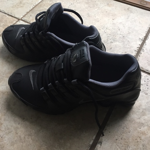 Nike shoes black