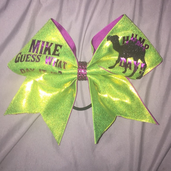 Cheer bow