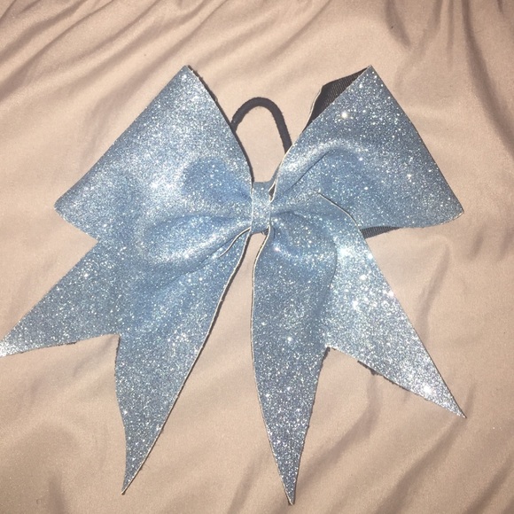 Cheer bow