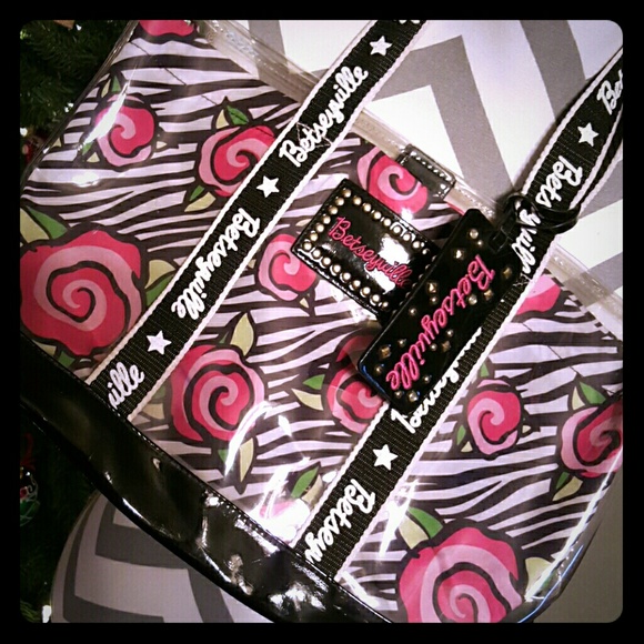 Betsey Johnson Handbags - 🆕Wild Roses!