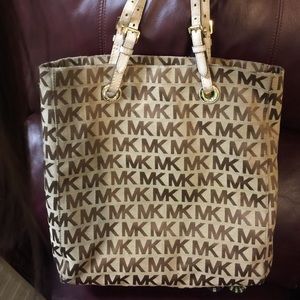 Michael Kors large Tote -Plz comment💕💕
