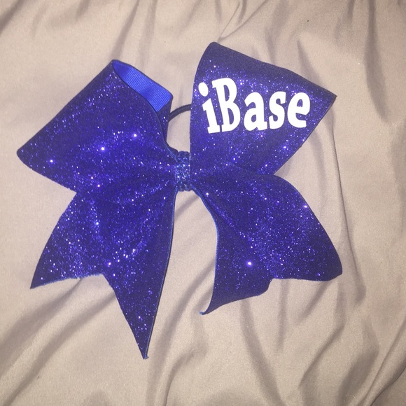 Cheer bow