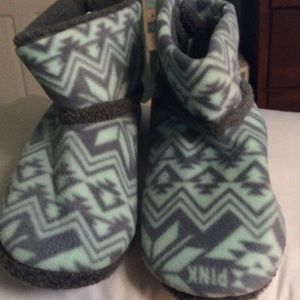 Victoria secret PINK slippers NWT