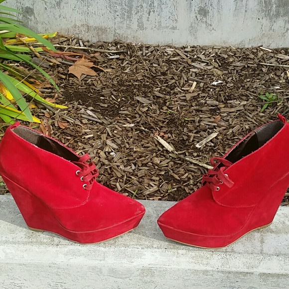 Red booties - Picture 2 of 4