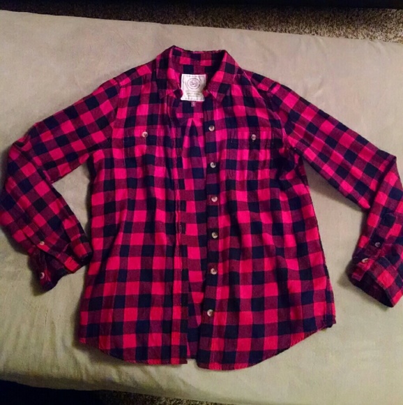 SO red and black flannel. - Picture 1 of 2