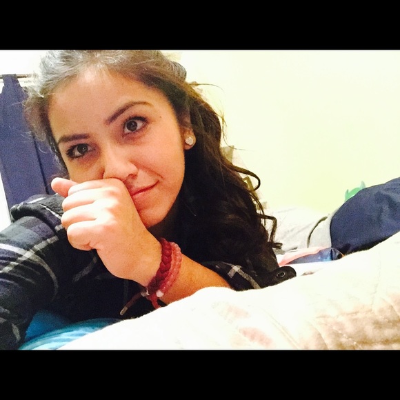 Meet your Posher, Sarina - Picture 1 of 1