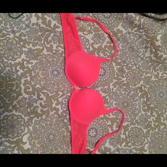 Victoria's Secret Other - Victoria's Secret plunge push up bra