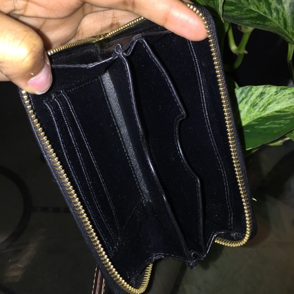 Authentic Michael Kors Wristlet - Picture 2 of 4