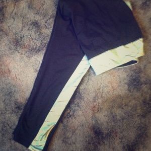 Grey w/ pattern athletic leggings.