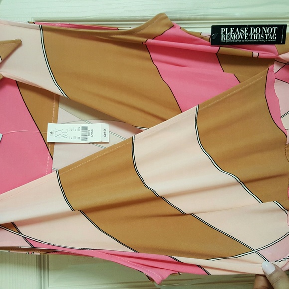 Super cute wrap dress for work or play!