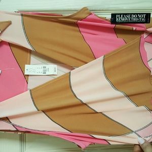 Super cute wrap dress for work or play!