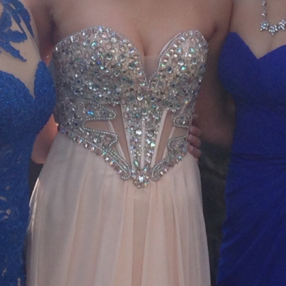 Light peach prom dress - Picture 4 of 4