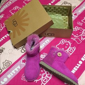 Size 7 Pink UGGs