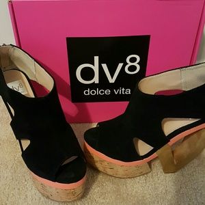 dv8 (Dolce Vita) Black Suede Cut Out Sandals