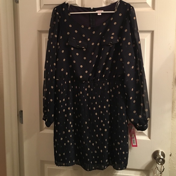 Polka dot longsleeve shirt dress w/ pocket detail
