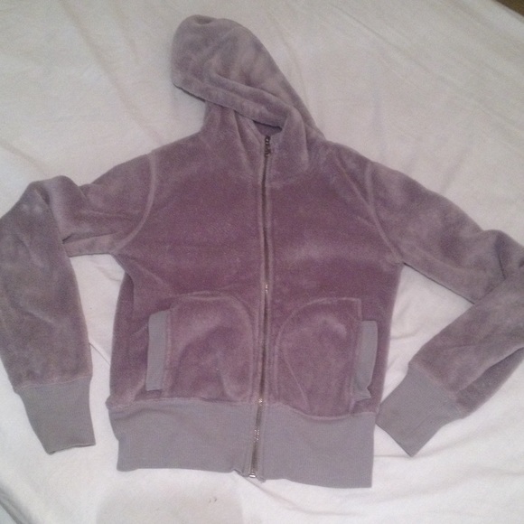 grey zip up hoodie