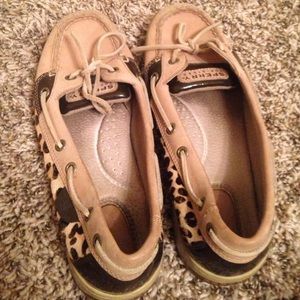 💥💥SOLD💥💥Leopard sperrys