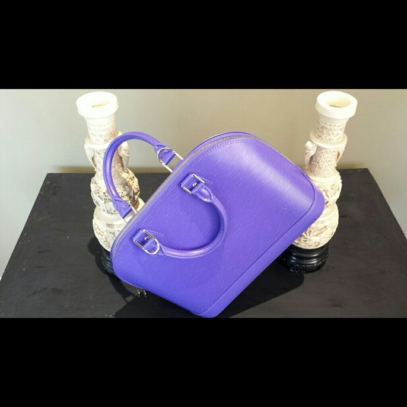 Authentic Brand New Louis Vuitton Alma Epi Limited