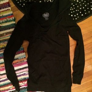 Black hooded sweater with pockets