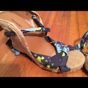 Blue flower wedge sandals