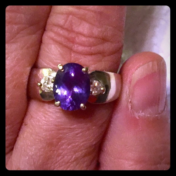 Huge tanzanite & gold ring