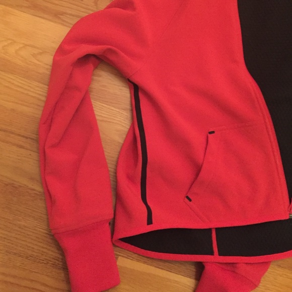 Nike Tech Fleece Cape - Picture 3 of 4