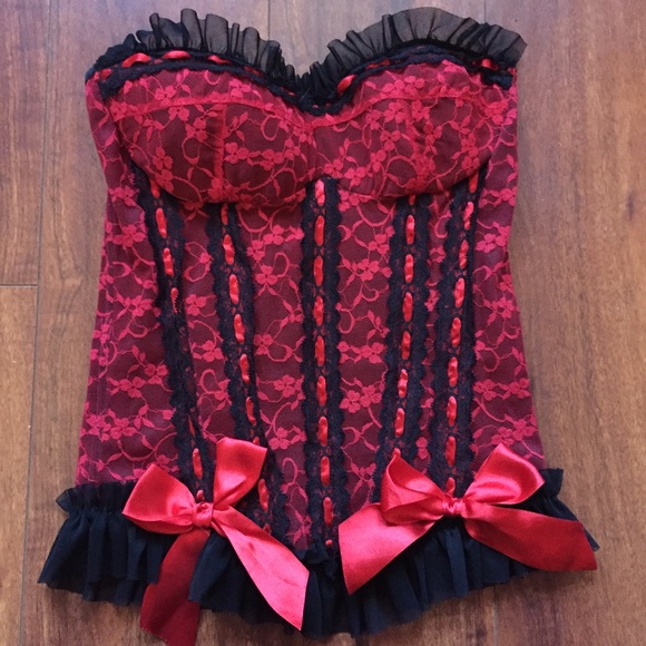 💋 Red & Black Laced Corset