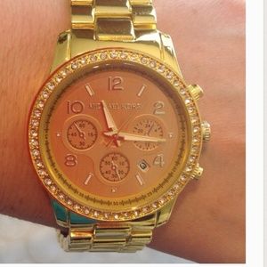 Gold Fashion Watch!