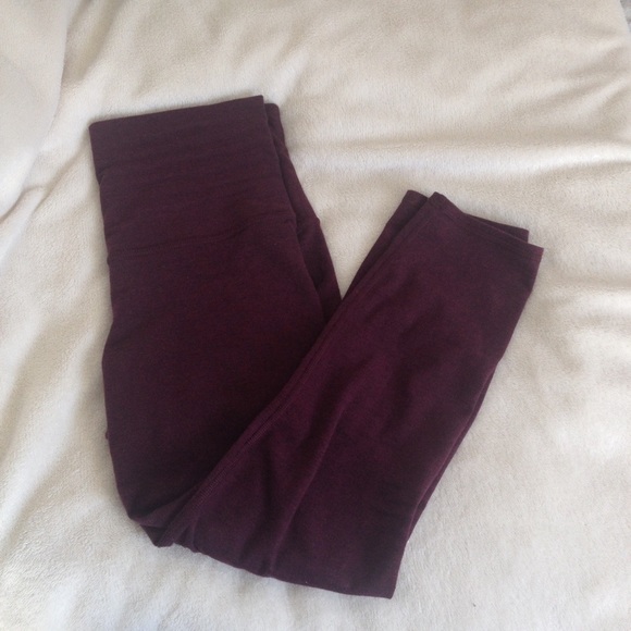 SOLD Heathered Bordeaux / Maroon Wunder Under Crop - Picture 1 of 3