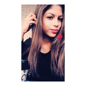 Meet your Posher, Eva