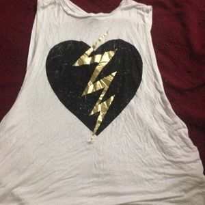 Graphic no sleeves shirt