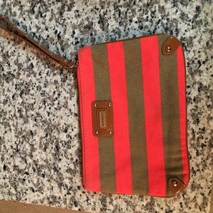 Express wristlet