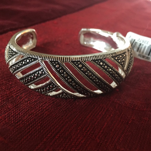 Beautiful Art Deco inspired  silver filigree cuff