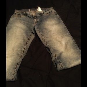 ✨✨WOMANS LOWRISE BLUE JEANS boot cut✨✨