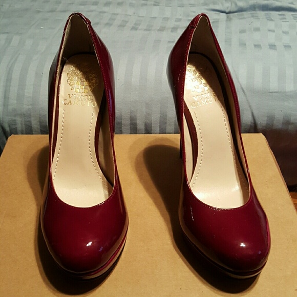 New Vince Camuto maroon patent leather platforms