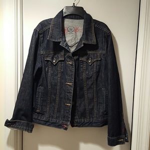 GAP Jean jacket. Excellent conditions. Like new