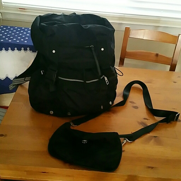 Travelling yogini 2 in 1 Lululemon backpack