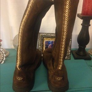 UGG boots size W8
