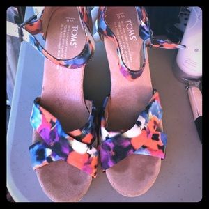 Like new  TOMS wedge sandals