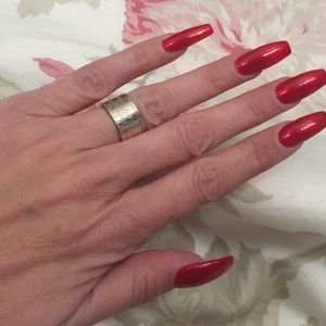 Tiffany & Co. Love notes ring