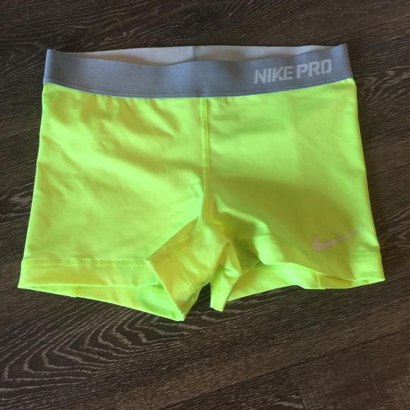 Nike Pants - Nike Pro short