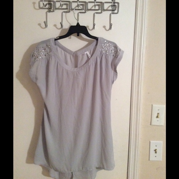 Tops - Cute gray blouse
